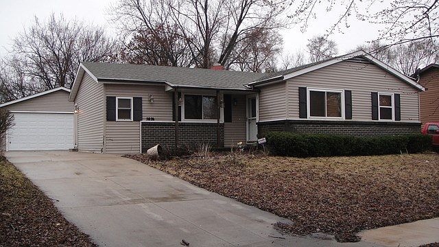 1st image of 2029 Jamestown Dr
