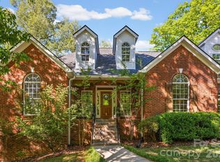2830 Point Dr, Richburg, SC 29729