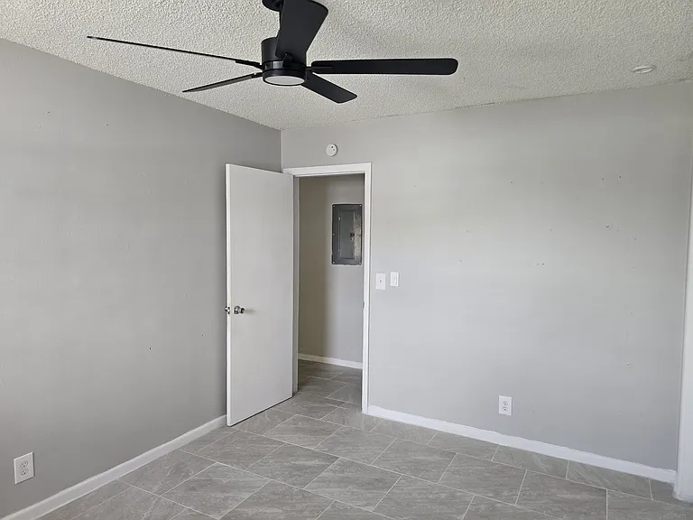 655 Silver Beach Rd #2 — Photo 8