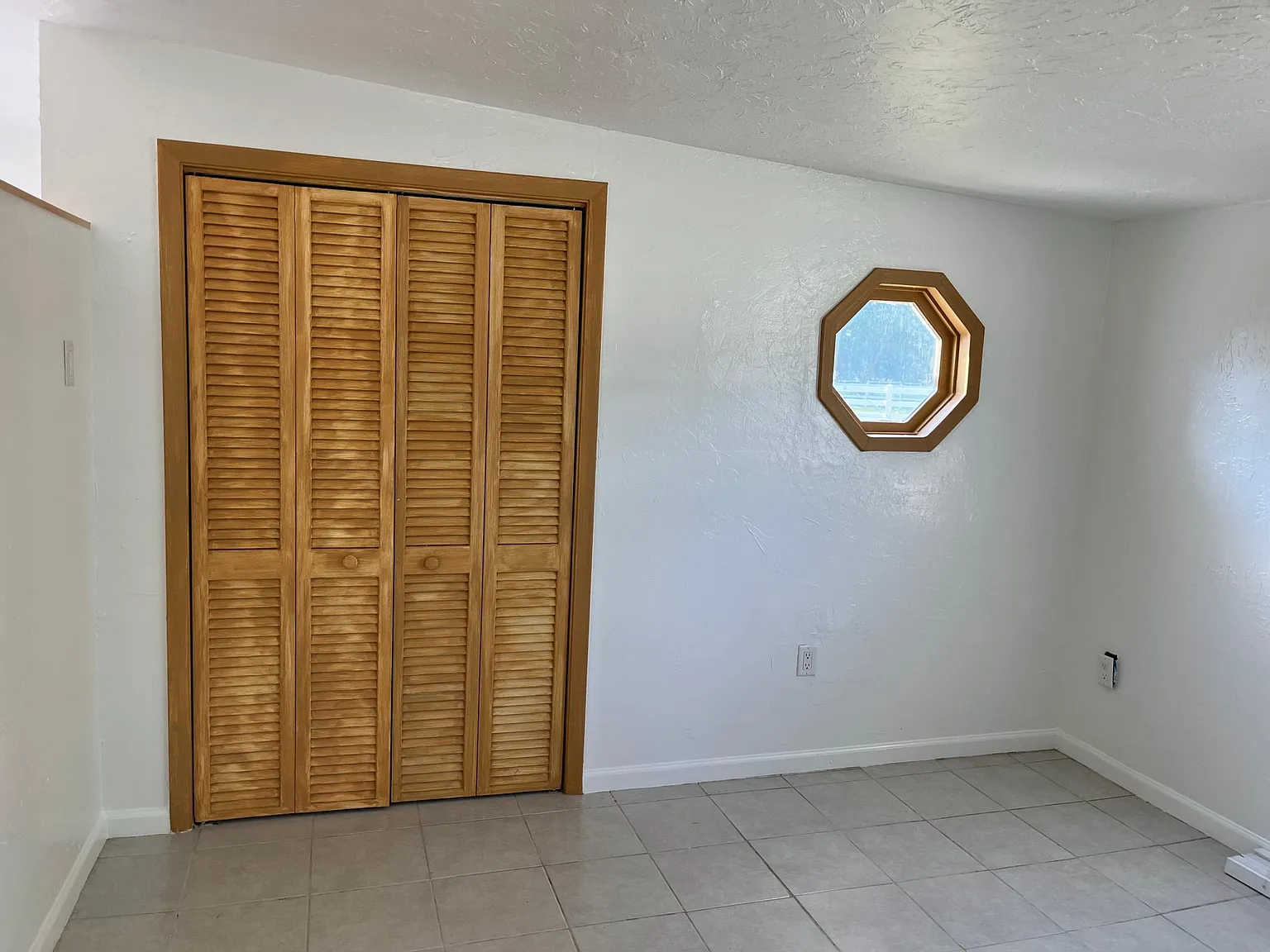 Sinclair Dr, Sarasota — Photo 2