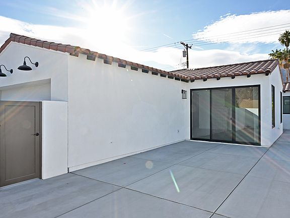 2nd image of 52795 Avenida Navarro