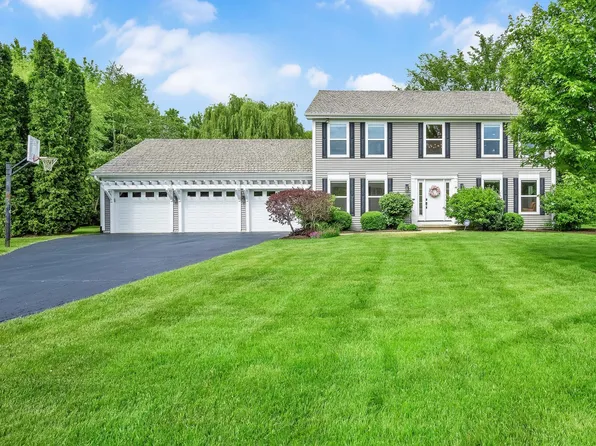 1681 Wilton Ct, Libertyville, IL 60048