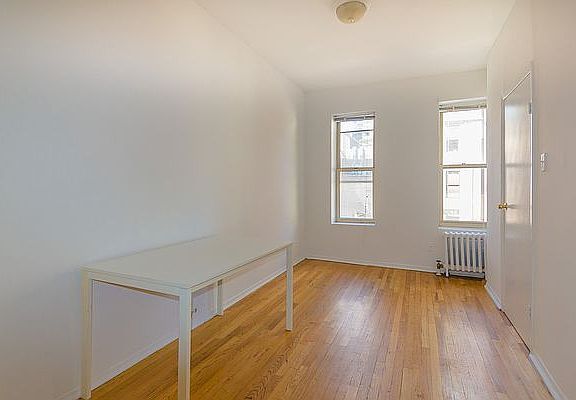 5th image of 246 E 53rd St APT 10