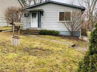 536 E Baker Rd, Highland, MI 48357