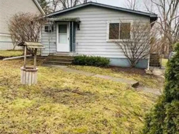 536 E Baker Rd, Highland, MI 48357
