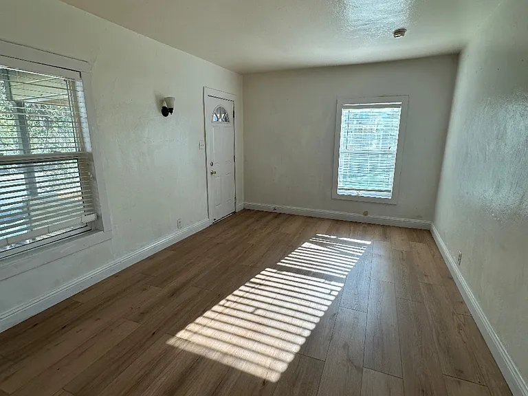 729 1/2 Florida St — Photo 10