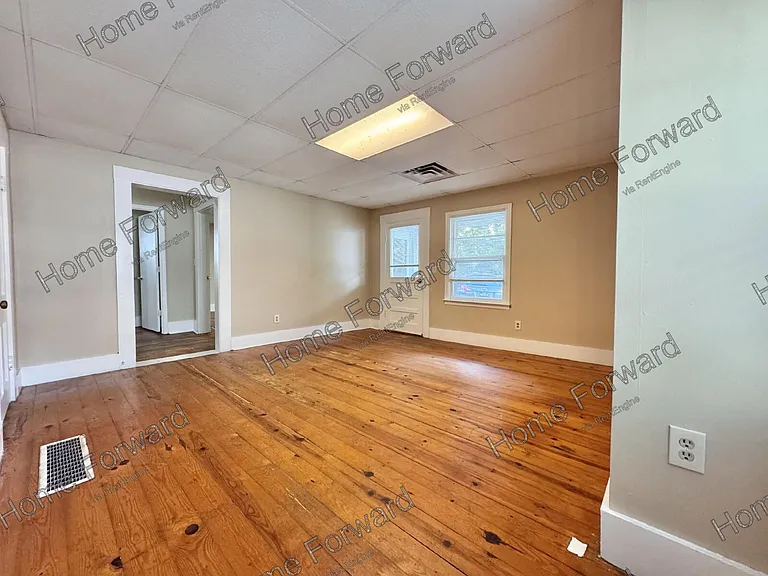 348 Davis Ct — Photo 6