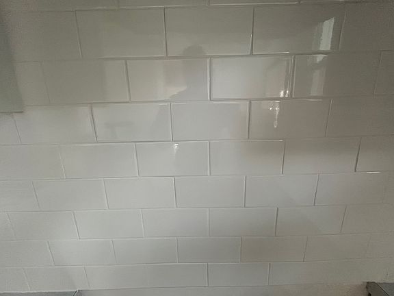 5th image of 427 W 10th Ave