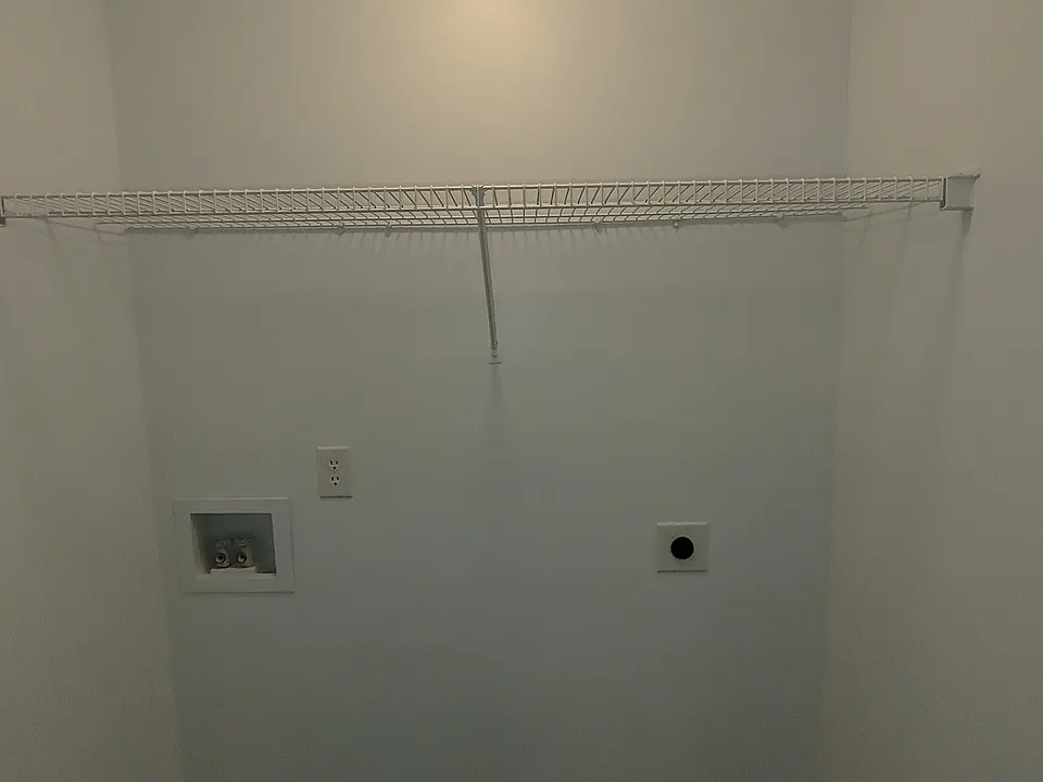 Building Photo 5