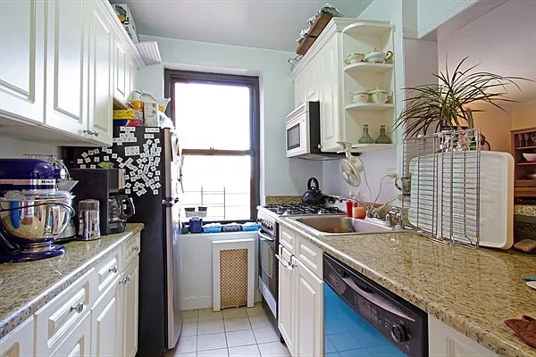 Sold by Citi Habitats | media 3