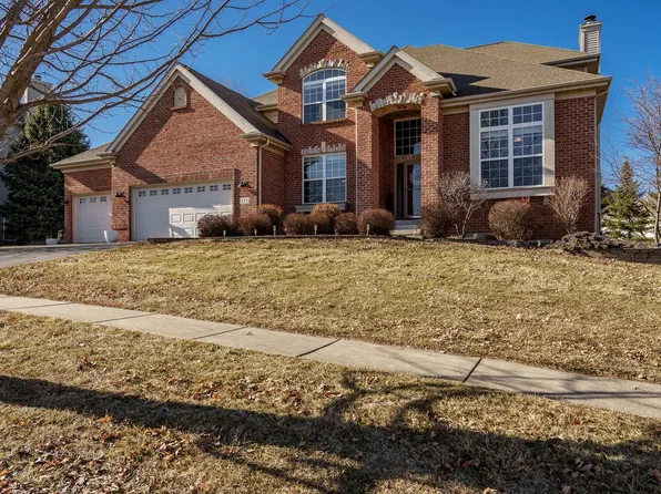 422 Maple Leaf Ln, Poplar Grove, IL 61065