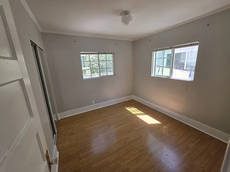 1639 N Kingsley Dr — Photo 18