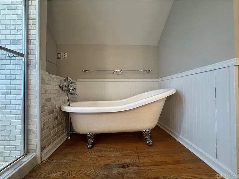 1260 Delaine Ave — Photo 19