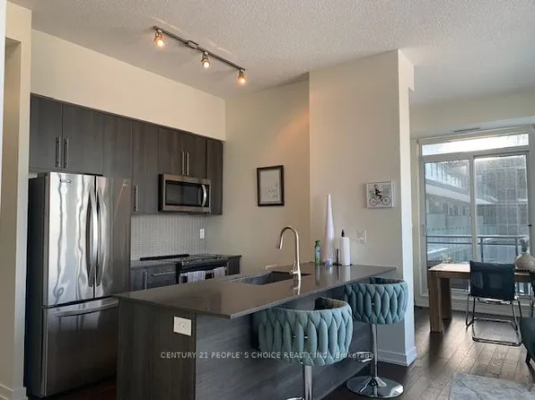 510 Curran Pl #601, Mississauga, ON L5B 0J8