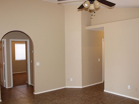 3rd image of 555 N Canfield
