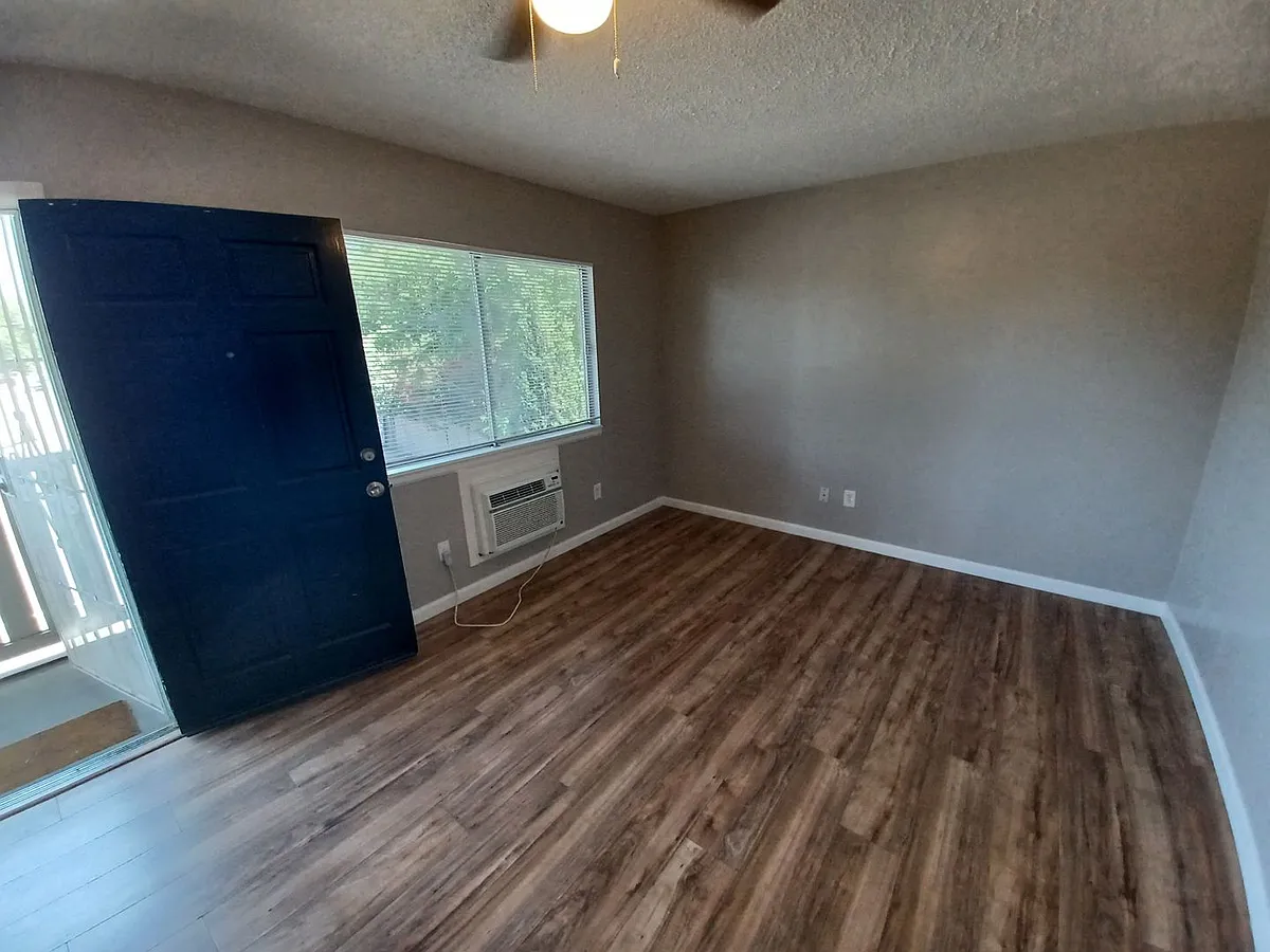 Building Photo - 2311-2315 Laramie Ln