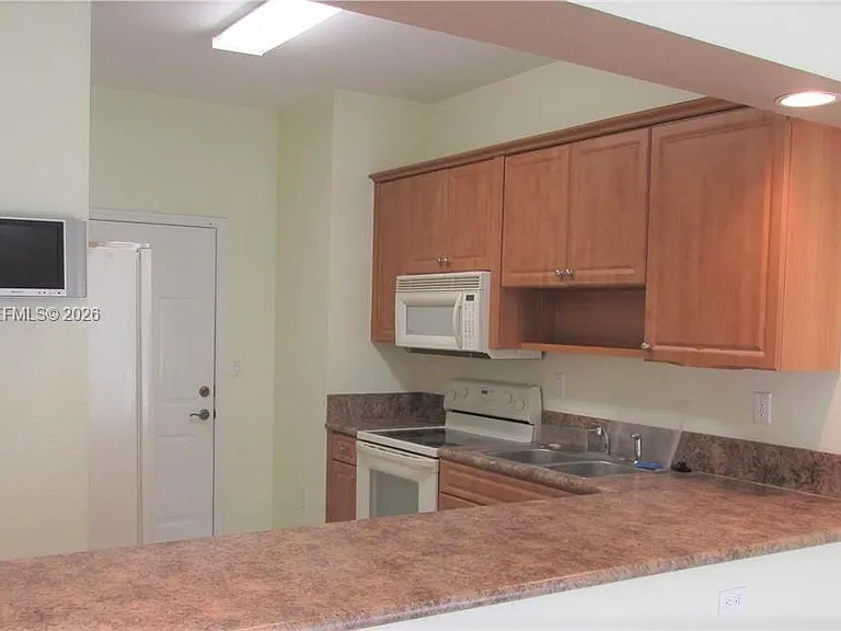 12738 SW 49th Ct #12738 — Photo 7