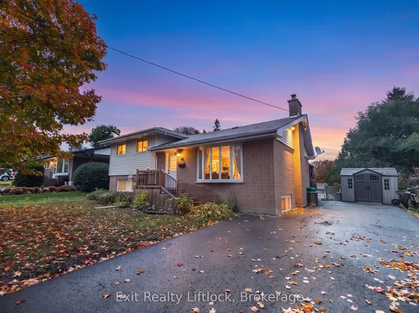 26 Beechwood Dr, Peterborough, ON K9J 1M4