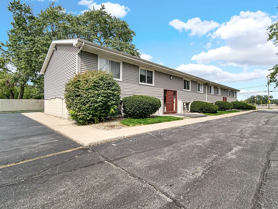 323 W Walnut St