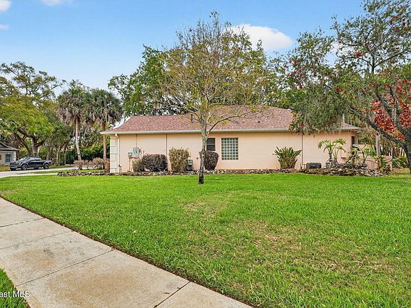 5th image of 2690 Village Ln