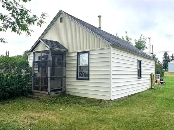 602 S 5th Ave, Wainwright, AB T9W 1B1