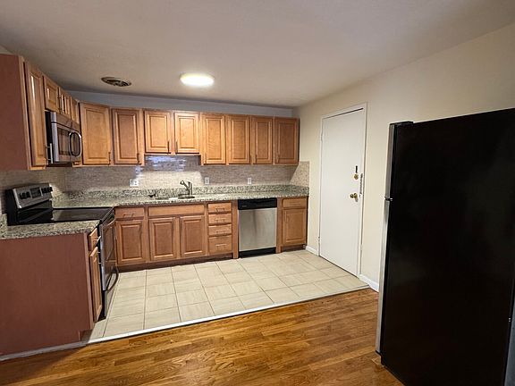 2nd image of 222-224 Babcock St #3