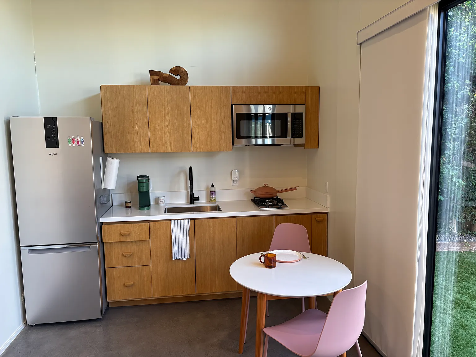 Studio, 350 sqft, $2,450 — Photo 3