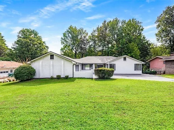 234 Shadow Lake Dr SW, Lilburn, GA 30047