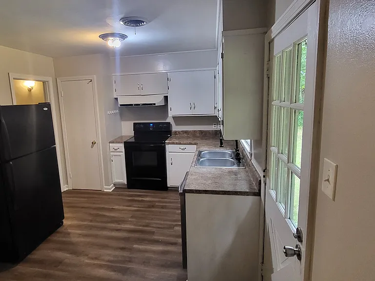 663 Merritt Dr — Photo 11