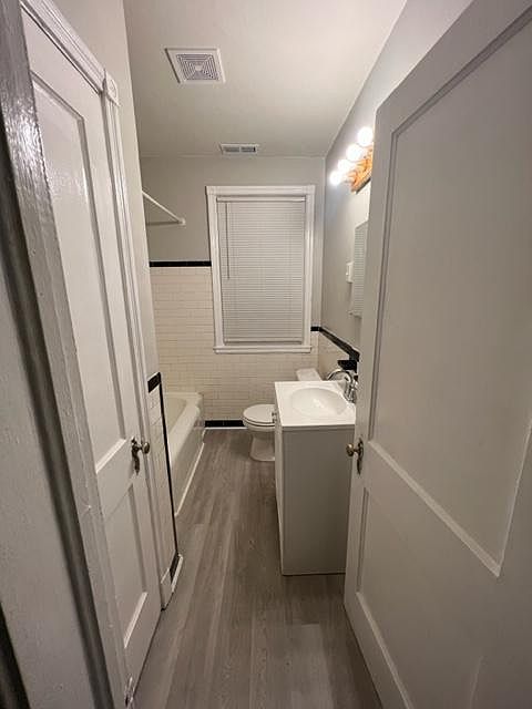 2nd image of 3315 Woodstock Ave #1