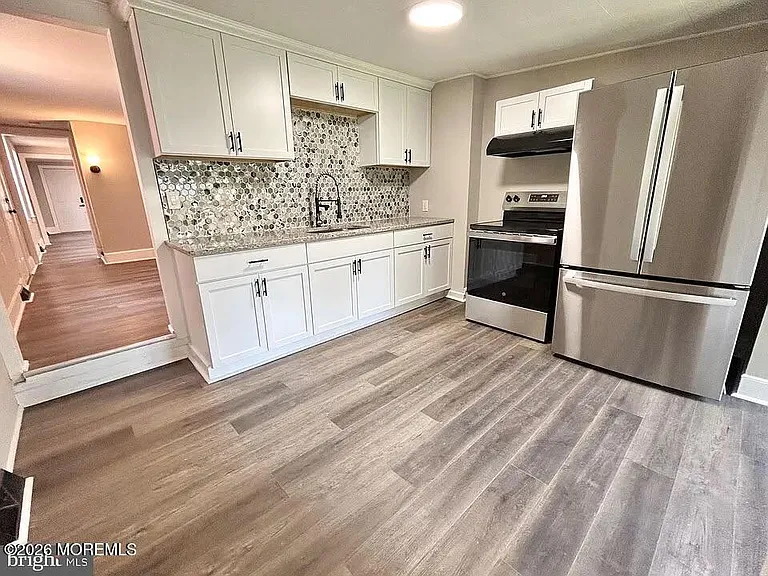 217 Wesley St — Photo 5
