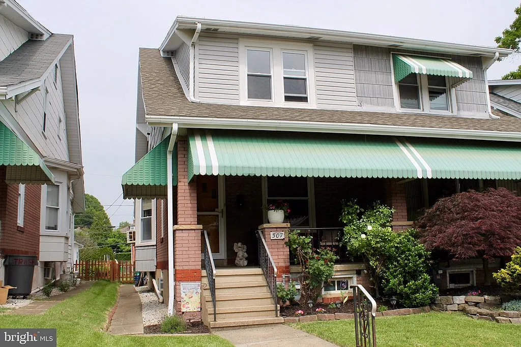 307 N Brobst St photo 1