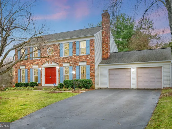 8 Oakbrook Ct, Stafford, VA 22554