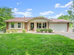 207 Straightoak Ct, Ballwin, MO 63021
