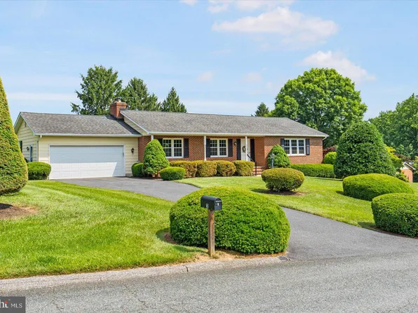 2 Palmway Ct, Baldwin, MD 21013