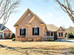 208 Sisters Way, Seneca, SC 29672