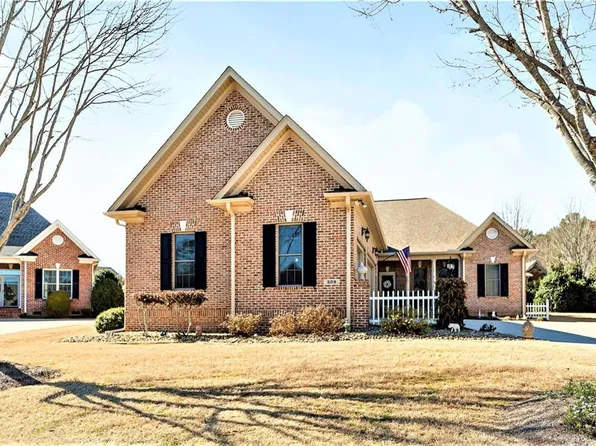 208 Sisters Way, Seneca, SC 29672