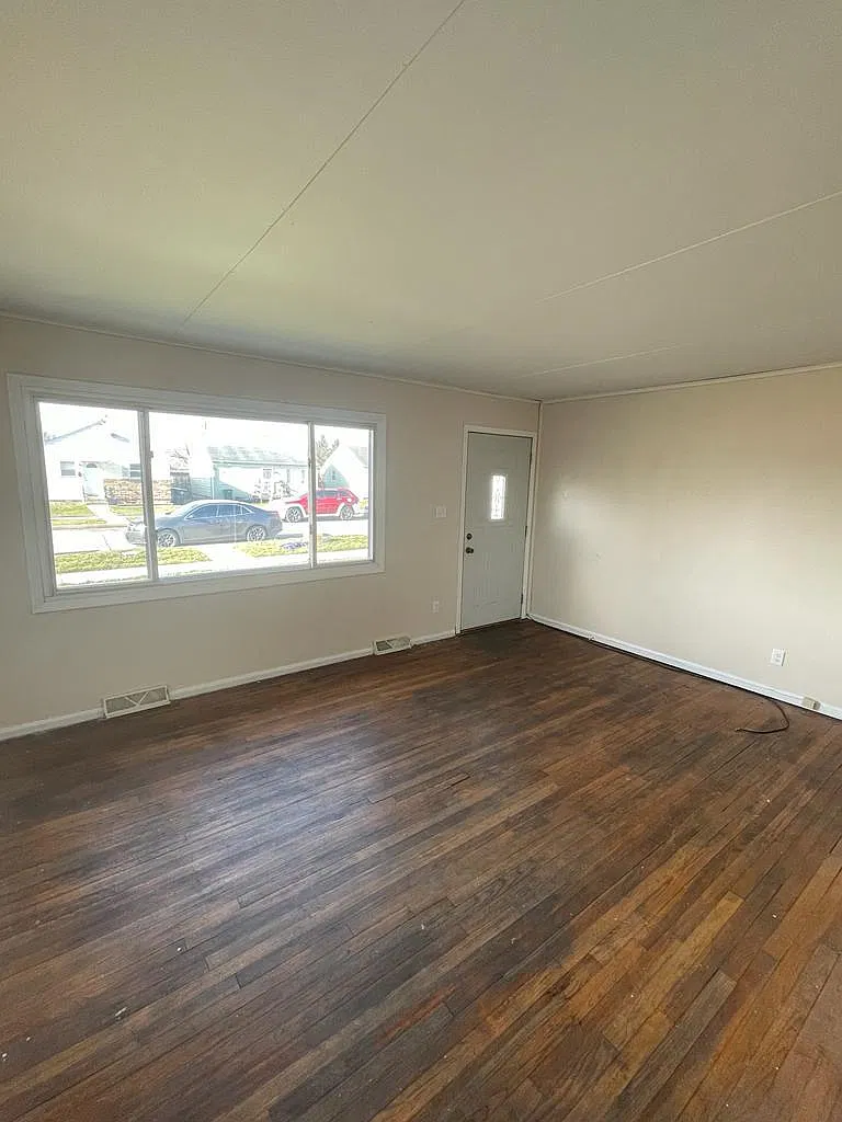 2 bed, 720 sqft, $1,150 — Photo 2