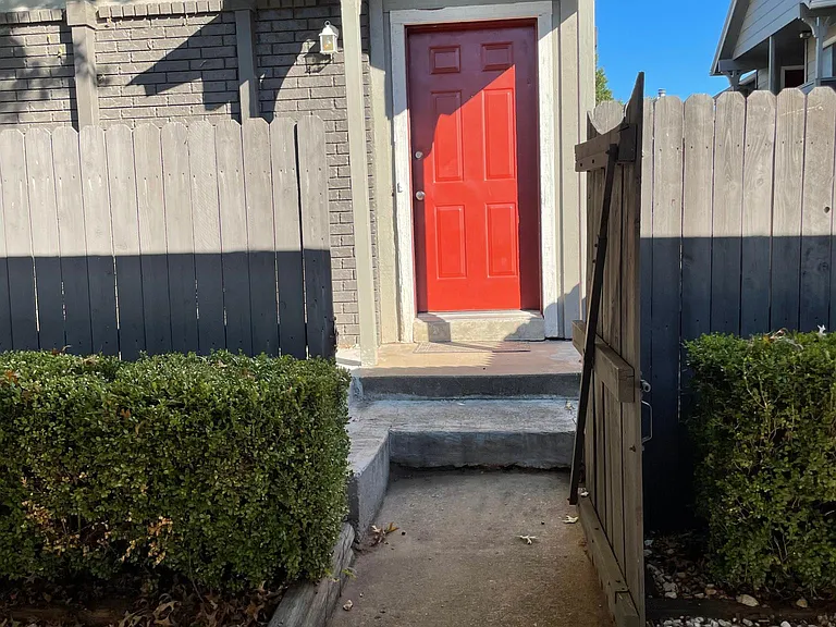 2818 E 90th St #1108 — Photo 14