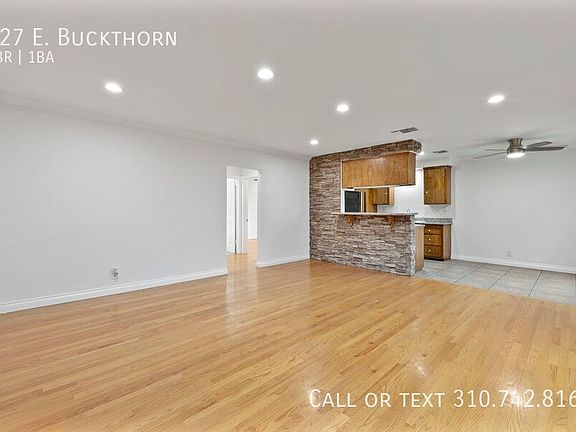 2nd image of 127 E Buckthorn St