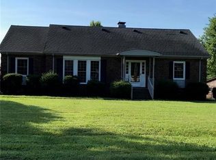 2706 Cobbside Dr, Burlington, NC 27215