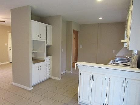 5th image of 11207 Marsh Ave