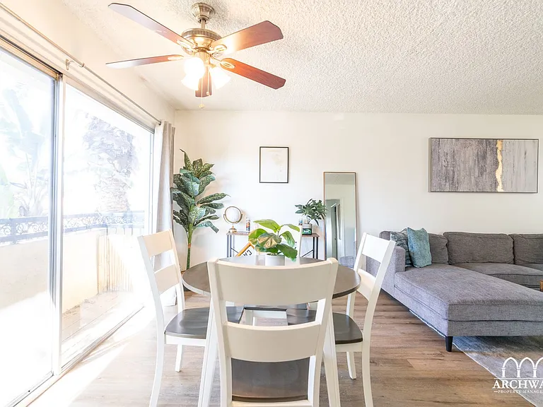 10725 Acama St — Photo 31
