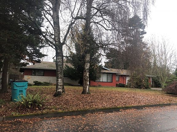 3rd image of 2709 NE Lea View Ct