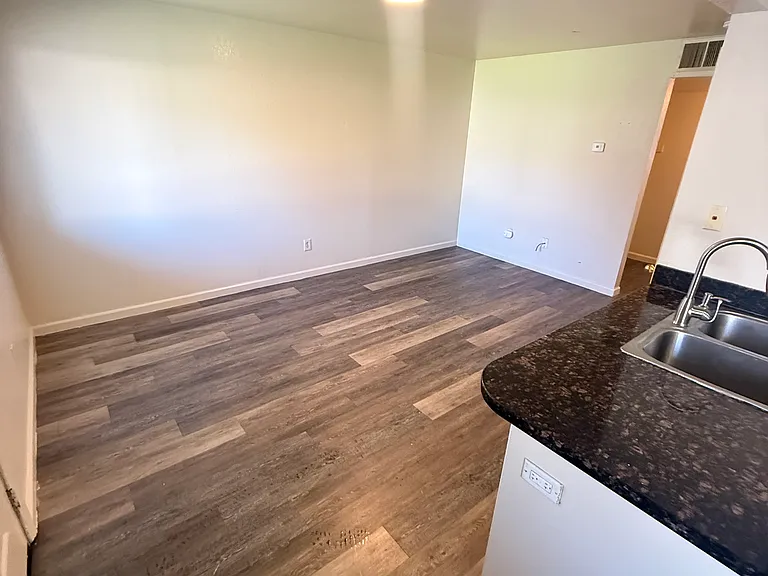 1230 Pioneer Ave #102 — Photo 6