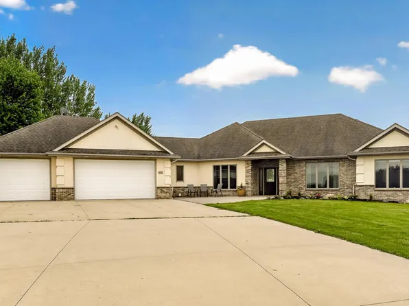 8594 Gossman Ln NW, Rochester, MN 55901