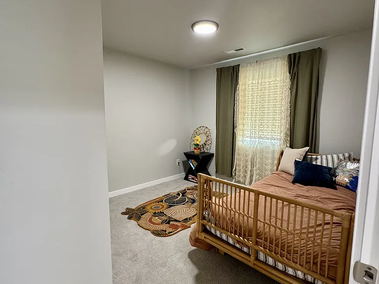 2089 N Thunderbolt St — Photo 10