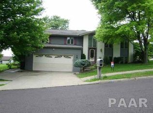 2203 Sierra Dr, Pekin, IL