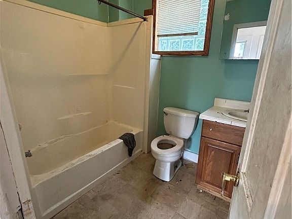 5th image of 2217 W 104th St
