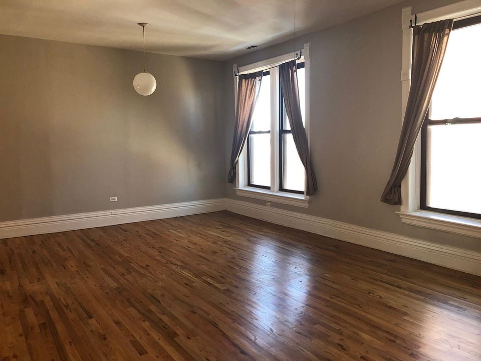 Living Room/ Dining Room